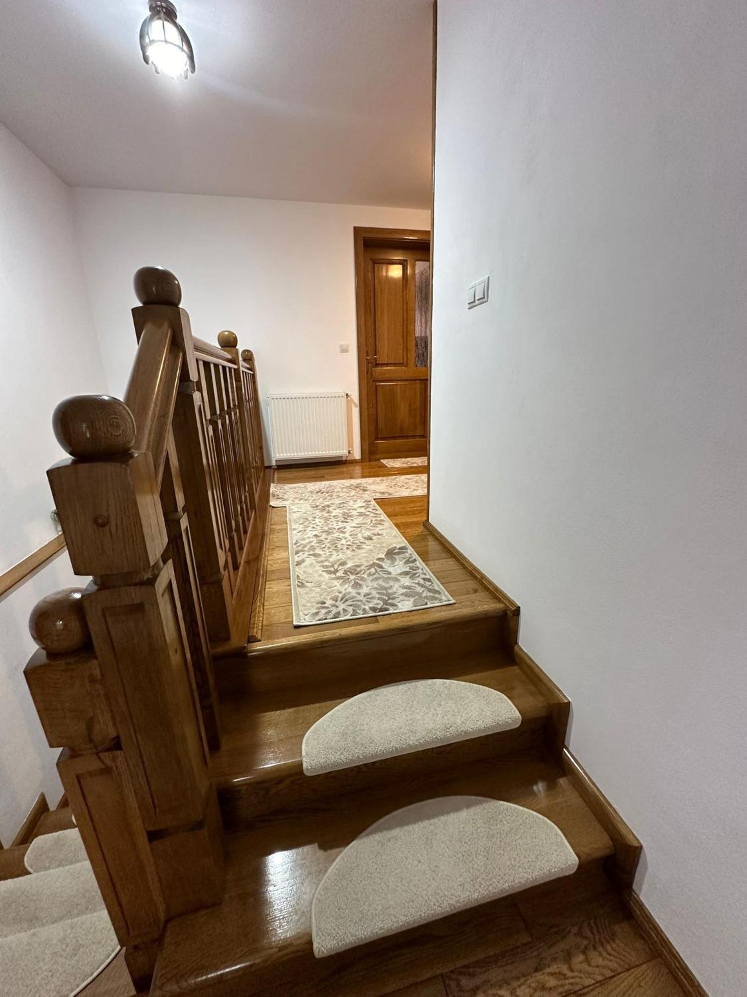 Casa Dacului Hotell Petrova Exteriör bild