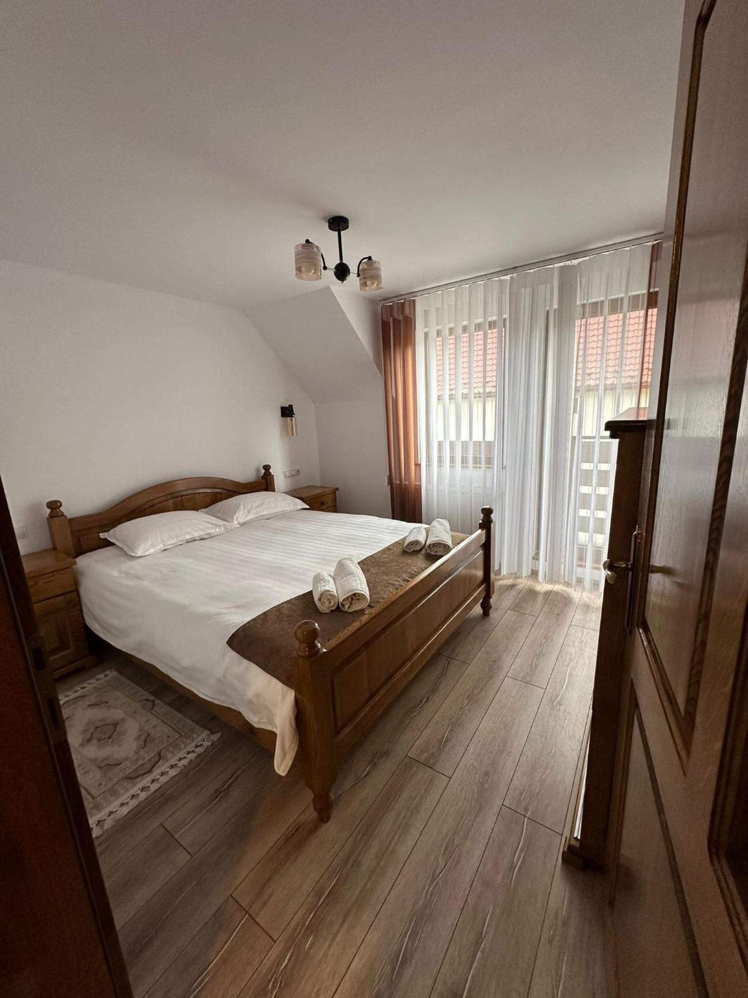 Casa Dacului Hotell Petrova Exteriör bild