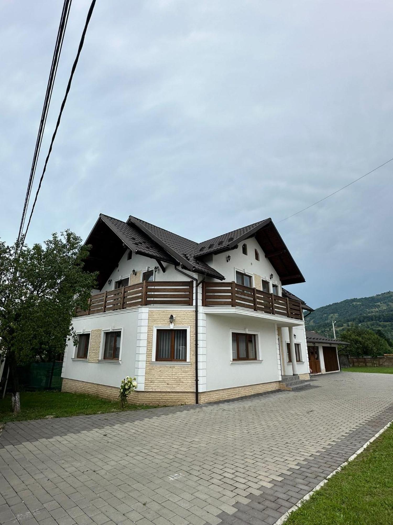 Casa Dacului Hotell Petrova Exteriör bild